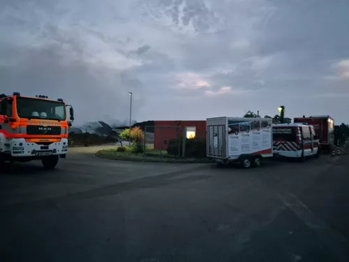 Brand: Großbrand in Abfallentsorgungszentrum