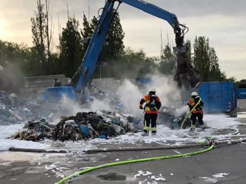 Brand auf Recyclinghof