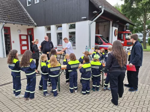 Neue Ausstattung für die Kinderfeuerwehr Ölper