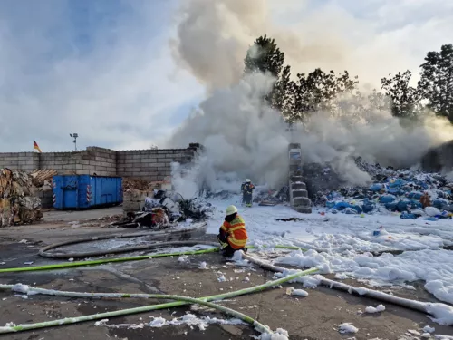 Brand auf Recyclinghof