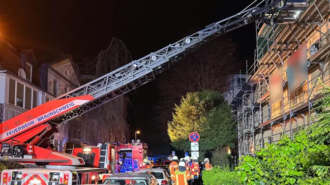 Brand: Brand mit Menschenleben in Gefahr