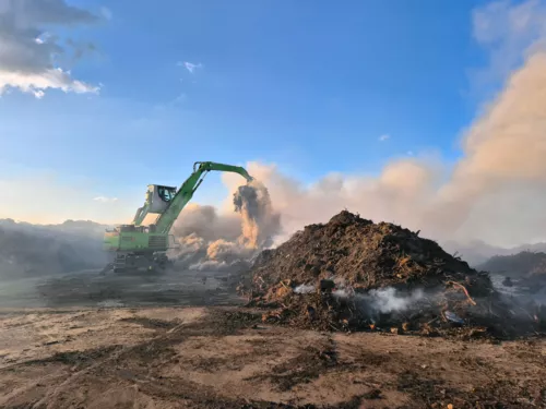 Brand: Großbrand in Abfallentsorgungszentrum