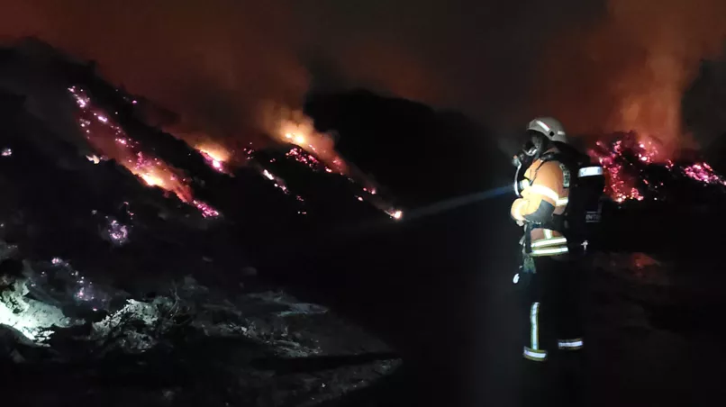 Brand: Großbrand in Abfallentsorgungszentrum