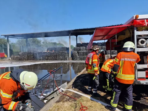 Brand: Großbrand in Abfallentsprgungszentrum