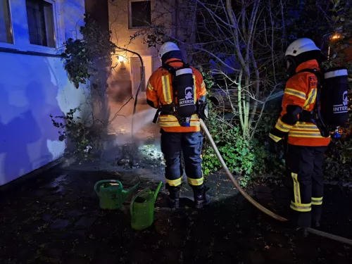 Brand: Brennendes Gebüsch